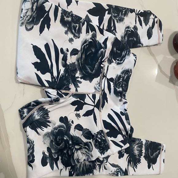 Lululemon align 25” - Picture 2 of 2